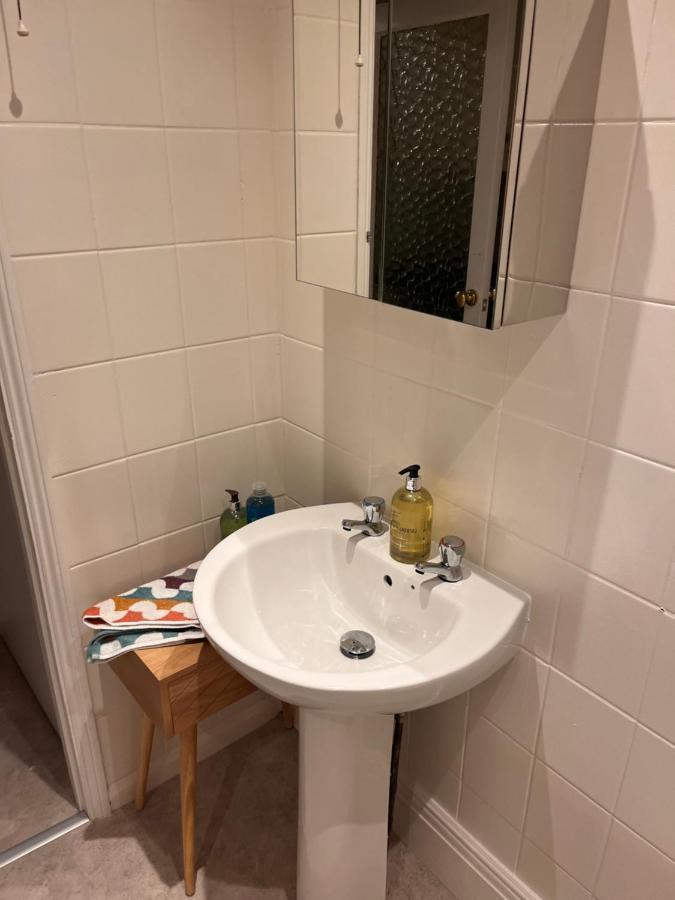לונדון Luxury Cosy Retreat Apt מראה חיצוני תמונה